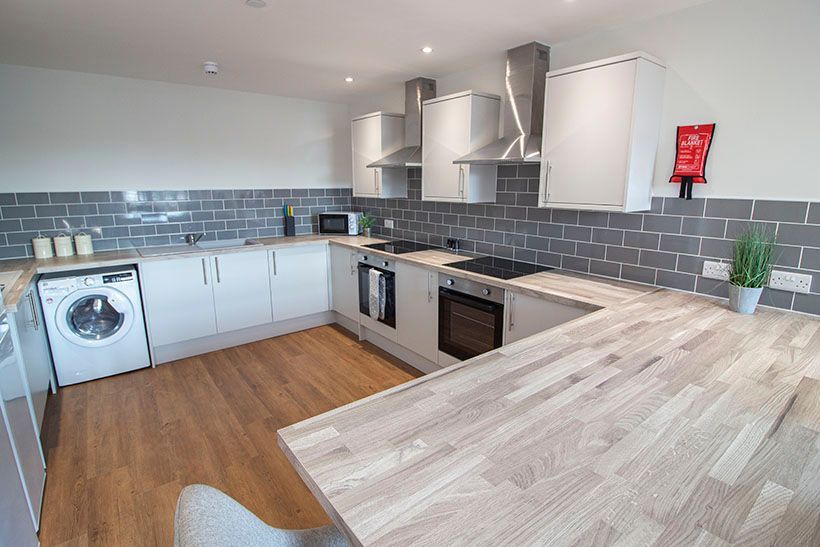 Why an 8 Bedroom Student Flat in Nottingham Is Ideal for Group Living